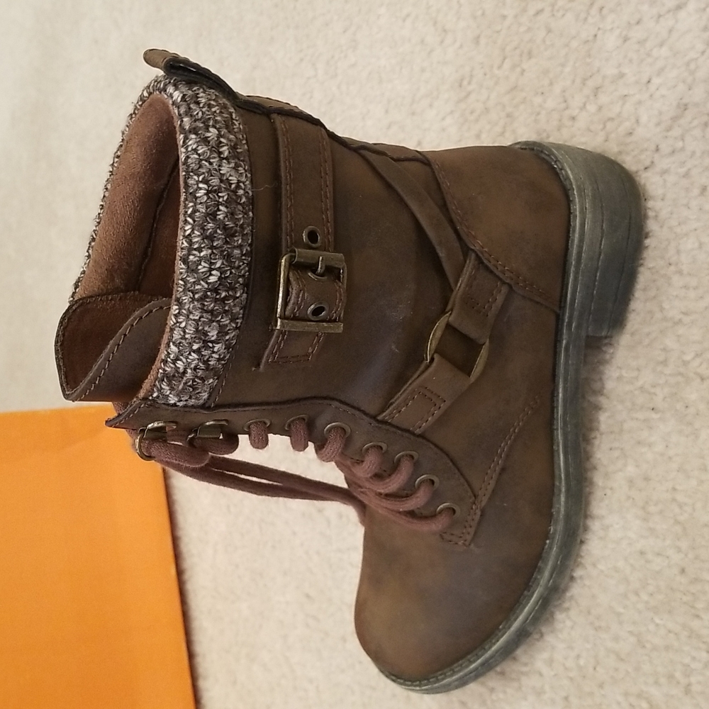 Rocket Dog Boots Size 6, Brown